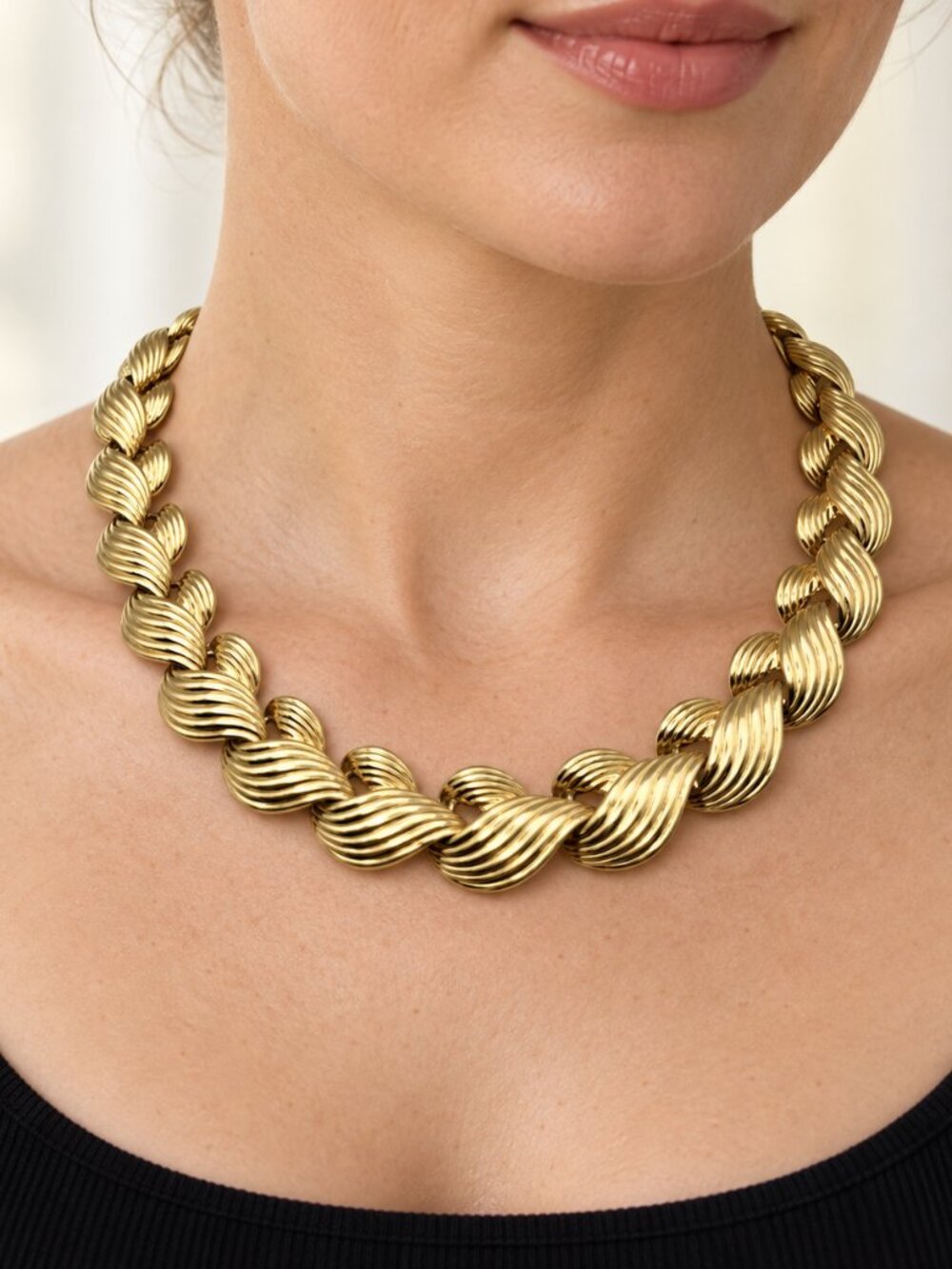Vintage Park Lane Gold Tone Ribbed Leaf Link Statement Necklace 18"